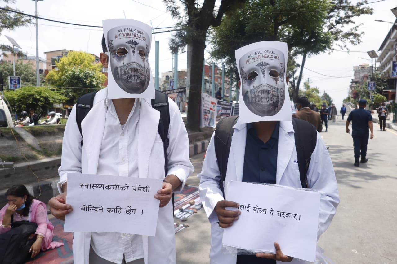 genz-doctors-protest-govt-83-230 (4).jpeg